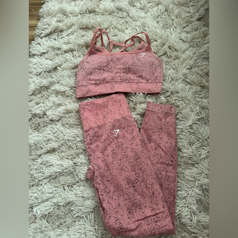 GYMSHARK SET - Picture 2 of 6